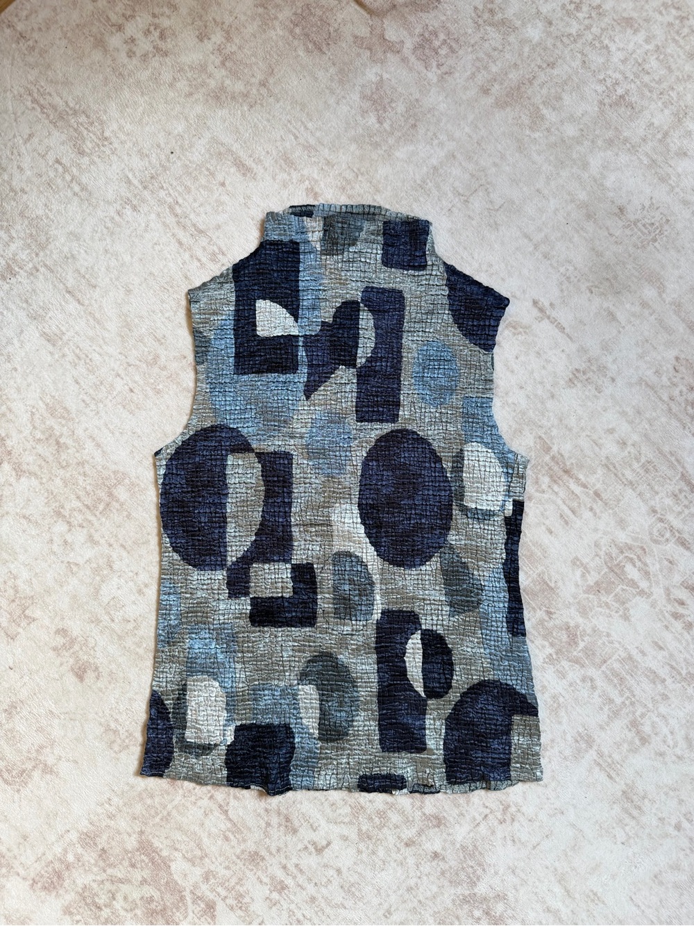 Vintage Mock Neck Geometric Print Top in Blue